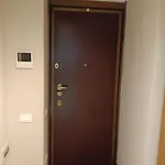 Ampio Monolocale Vicino Al Lungolago Di Apartamento