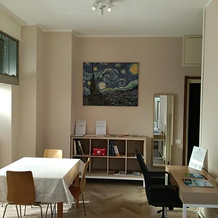 Ampio Monolocale Vicino Al Lungolago Di Apartmán