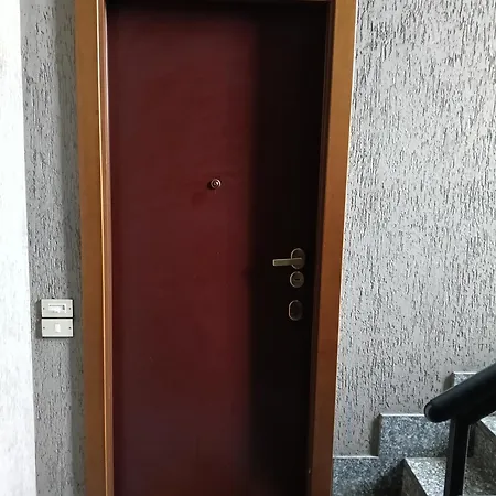 Ampio Monolocale Vicino Al Lungolago Di Apartmán Lecco